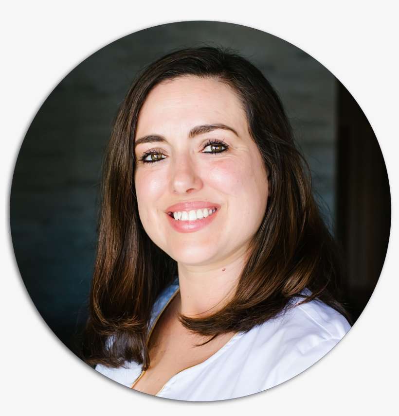 Where She Received An Associate Degree In Esthetics - Drª Flávia Munhoz Da Silva Cestari, transparent png download