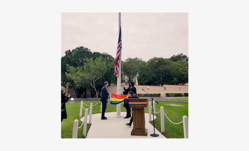La Embajada Yanqui Izó Bandera Del Orgullo Gay - Pride Parade, transparent png download