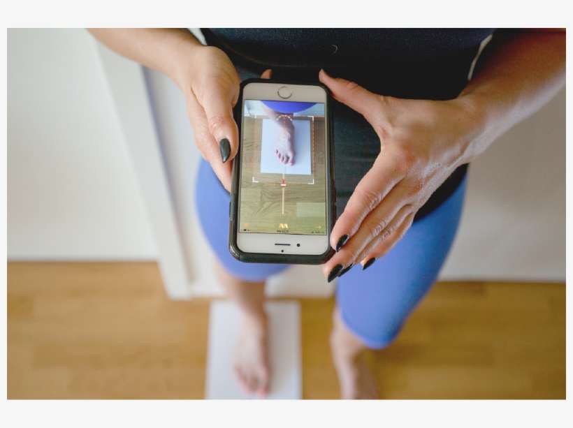 Place Both The Piece Of Paper And Your Foot On The - Wiivv Wearables Inc., transparent png download