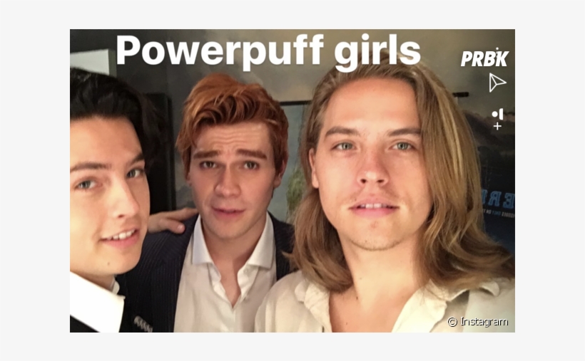 Riverdale Saison 2 - Dylan Sprouse And Cole Sprouse Difference, transparent png download
