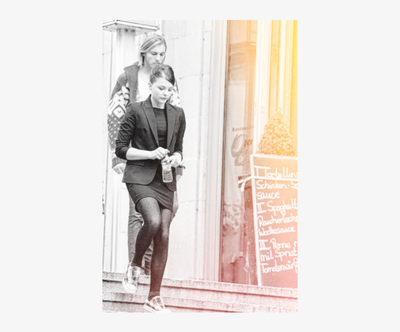 Chloe Moretz Filming Sils Maria - Girl, transparent png download