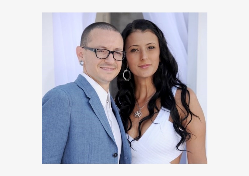Viúva De Chester Bennington Quebra O Silêncio - Talinda Bennington Chester Bennington, transparent png download