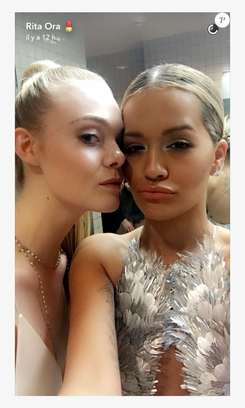 Elle Fanning Et Rita Ora Au Met Gala Le 2 Mai - Elle Fanning Met Gala 2016, transparent png download