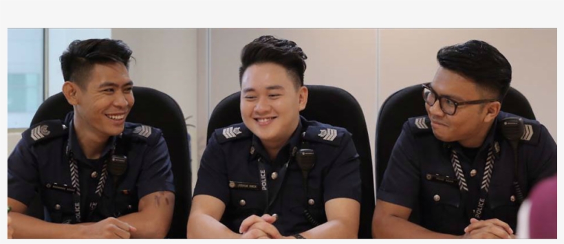 'quick-thinking' Sengkang Cops Save Toddler's Life - Police Officer, transparent png download