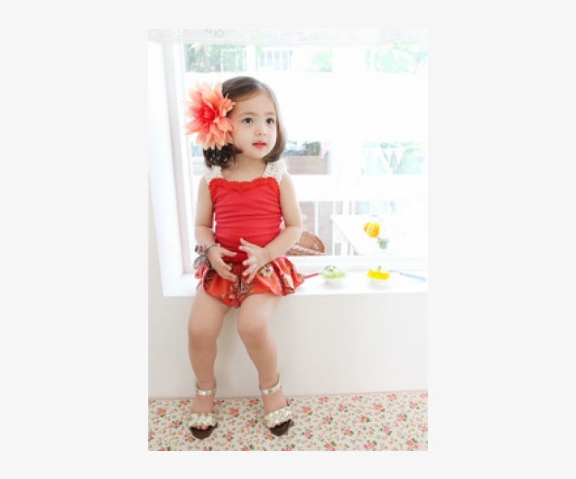 Korean Girl Fitting Sleeveless Top With Skirt Pant - Girl, transparent png download