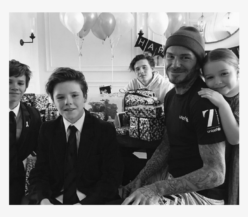Las Fotos Del Festejo De David Beckham - Victoria Beckham Instagram Family, transparent png download
