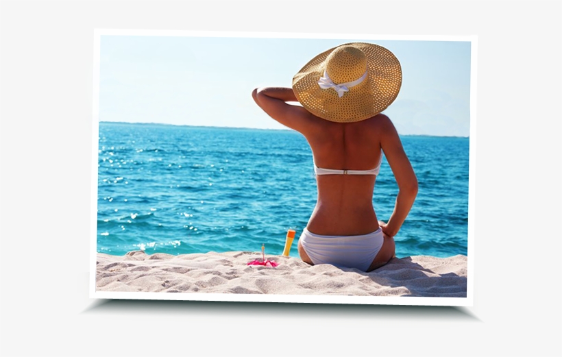 Self Confident Attractive Women In A Bikini With A - Sunscreen, transparent png download