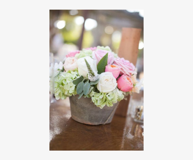 One That Can Rock A Pretty, Pink, Feathery Number Like - Centro De Mesa Para Boda En Color Pastel, transparent png download