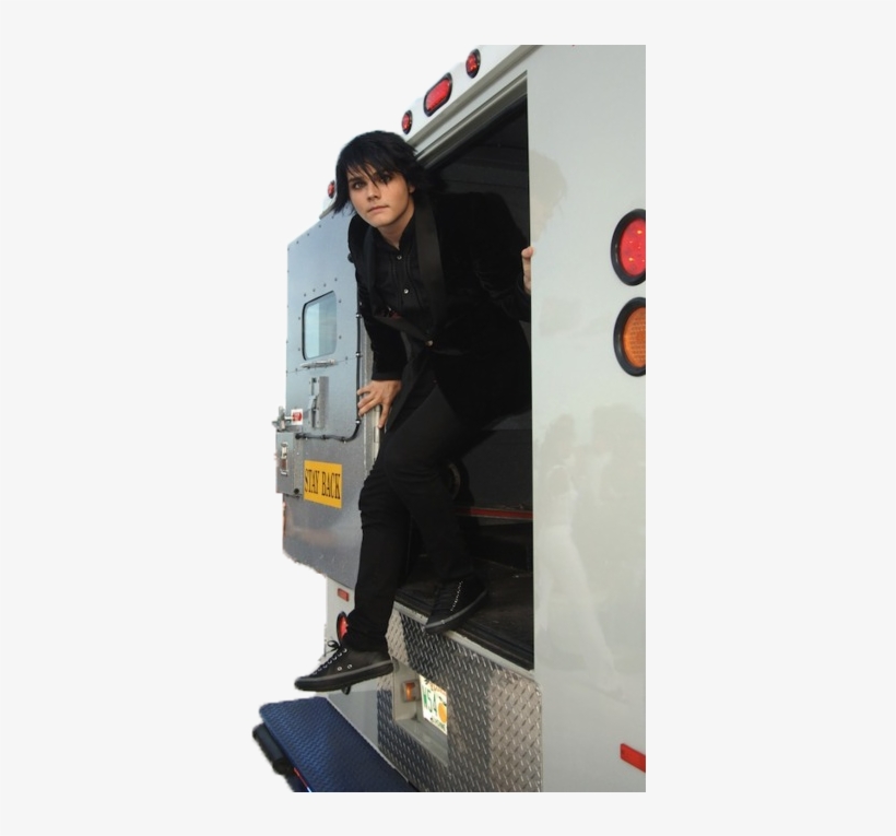 Gerard Way Arriving To Your Blog Omgomgomgomgomgomg - Gerard Way Wearing Sneakers, transparent png download