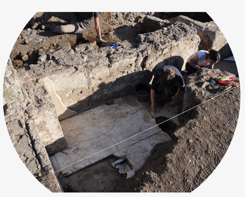 The First Extensive Excavations Date Back To The Middle - Circle, transparent png download