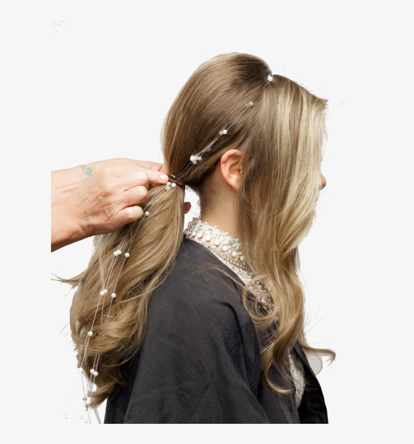 Wrap A Few Strands Of Pearls Over The Head And Secure - Short Bronde Hair, transparent png download