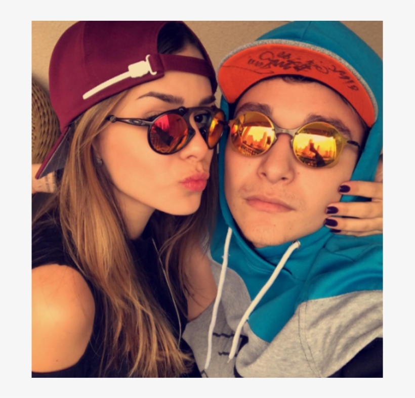 Mc Gui Posa Ao Lado De Luiza Cioni E Publica No Instagram - Mc Gui E Luiza Cioni, transparent png download