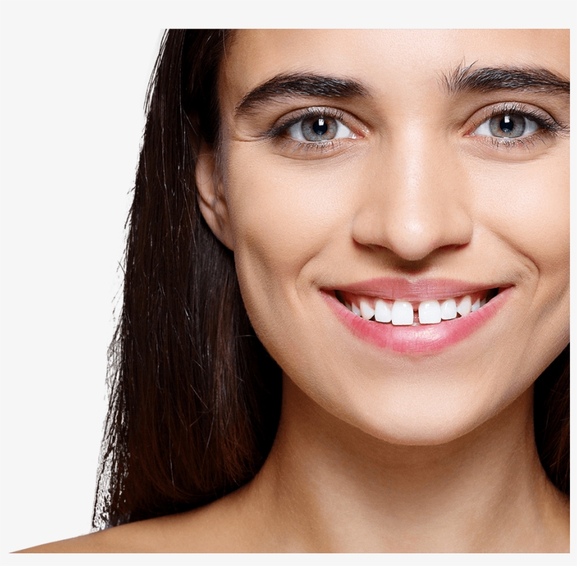 Attractive Smiling Woman With Gap Between Her Front - Gap Smile, transparent png download