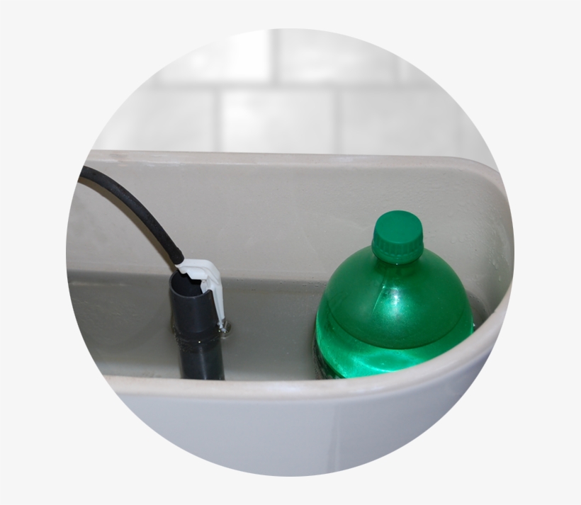 2 Llena Una Botella De Medio Galón Con Agua Y Colocarla - Toilet Hack, transparent png download