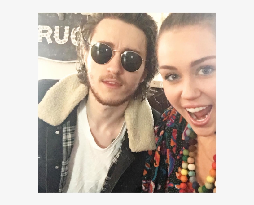 Miley Cyrus En Famille - Raphaël Hamburger Cécile Cassel, transparent png download
