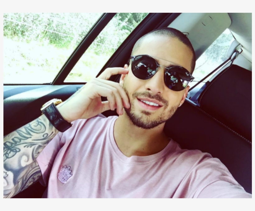 No Início Deste Ano, Os Dois Foram Flagrados Passeando - Gafas De Sol Maluma, transparent png download
