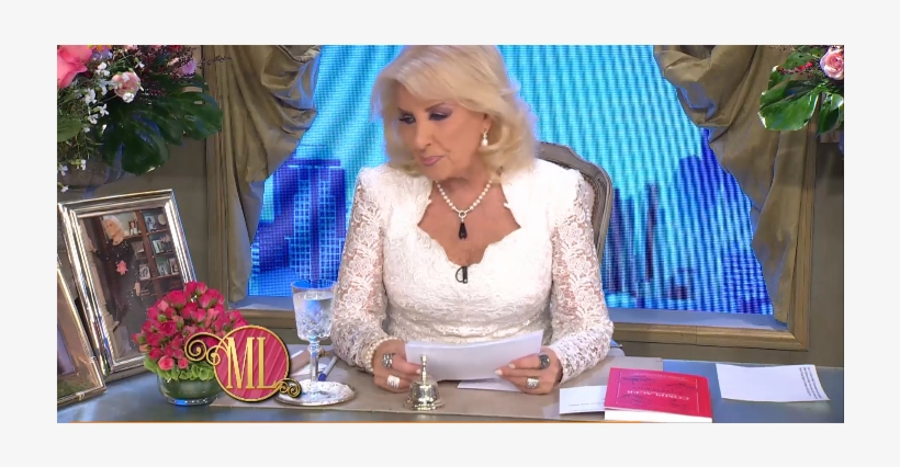 La Diva Se Emocionó Al Recordar A Su Madre - Girl, transparent png download