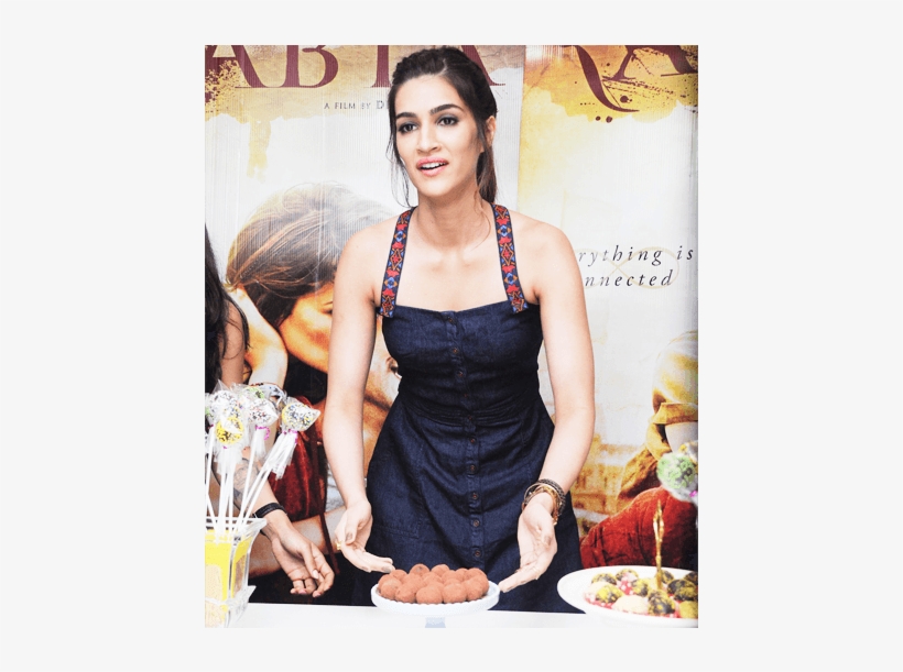 Clothes Transparent Bollywood - Kriti Sanon During Raabta Promotion, transparent png download