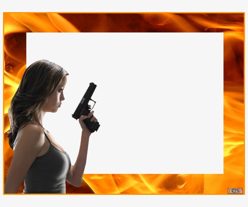 Marcos Photoscape Infierno En Llamas Y Chica Con Pistola - Summer Glau Terminator, transparent png download