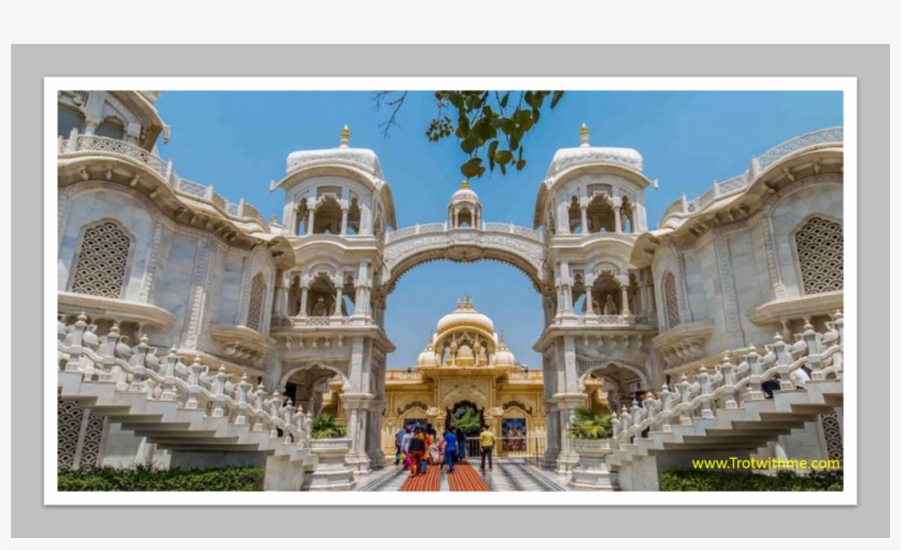 As We Moved Forward, We Saw The 'toli' Of Singers Sitting - Vrindavan Krishna Temple, transparent png download