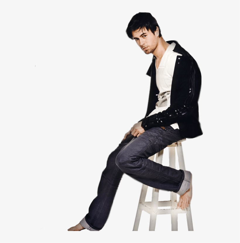 Enrique Iglesias Sitting Png - Png Enrique Iglesias, transparent png download