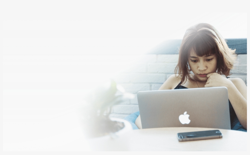 View Live Site - Fille Qui Regarde Une Serie, transparent png download