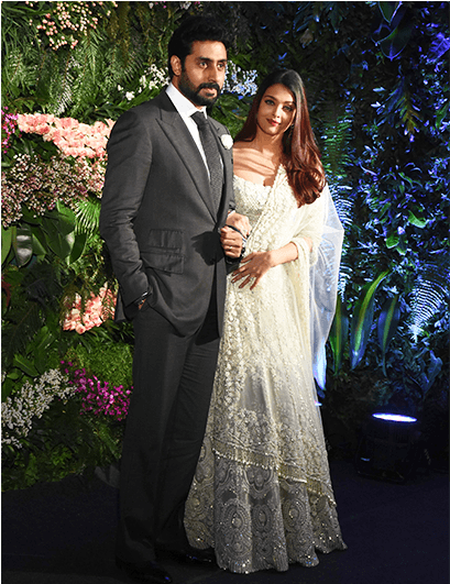 Aishwarya Rai Bachchan - Aishwarya Rai With Husband (750x530), Png Download