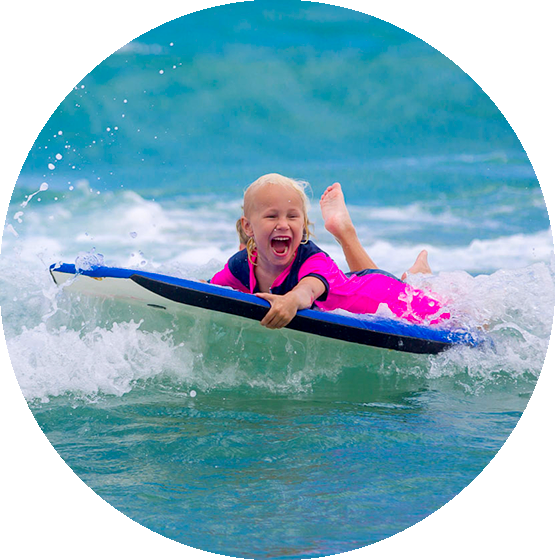 Family Fun - Surfing (555x560), Png Download