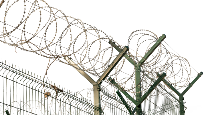 Barbed Wire Fence - Fence (720x405), Png Download