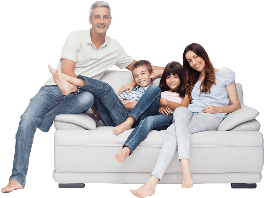 Familia Feliz Ara Psicologos Valencia - Family Sitting On Couch (565x417), Png Download