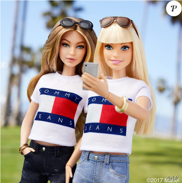 Gigi Hadid A Été Transformée En Poupée Barbie Par La - Барби Джиджи Хадид Купить (950x584), Png Download