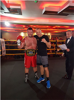 Barry Fielding - Heavyweight (570x343), Png Download