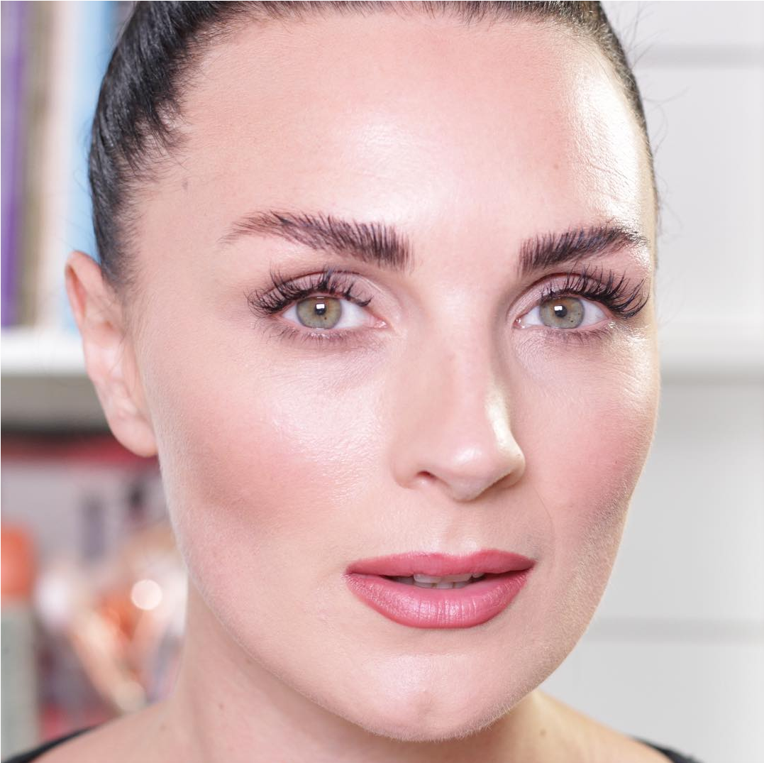 Beauty Vloggers Are Filling Their Brows With - Sourcils Au Savon (1200x1200), Png Download