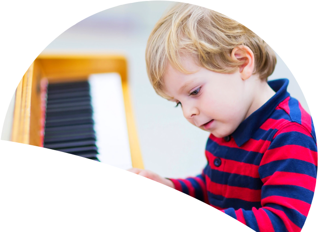 Little Boy Playing The Piano - Kids Play Piano Png (655x655), Png Download