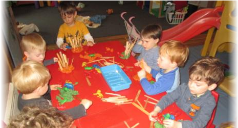 Kids Making An Artwork - Child (655x250), Png Download