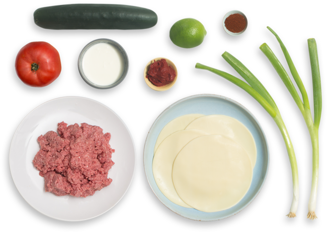 Empanadas De Picadillo With Tomato-cucumber Salad & - Mett (700x477), Png Download