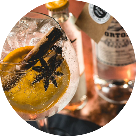 Pintura Leeds Christmas Food Menu And Winter Gin - Pintura (550x551), Png Download