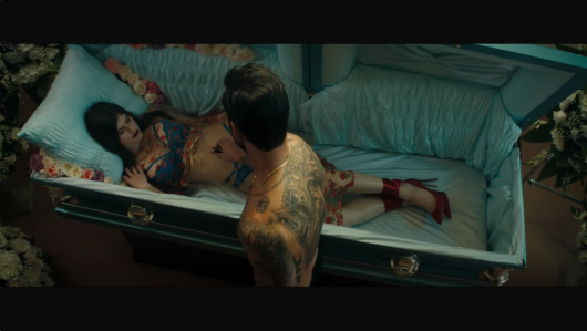 Timber, Visual Effects - Adam Levine And Alexandra Daddario (530x299), Png Download