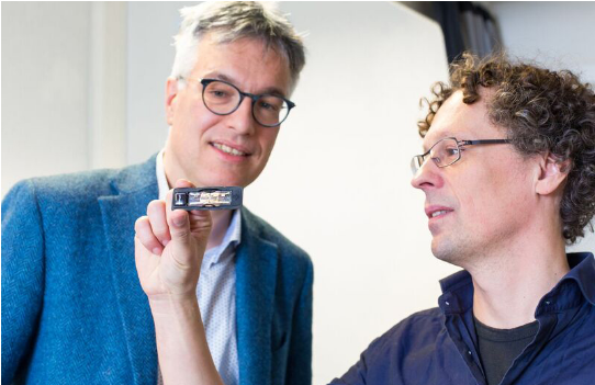 Gijs Wuite & Erwin Peterman Won Nwo Physics Valorisation - Conversation (750x350), Png Download