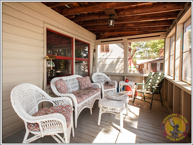 Lakeside Cottage Rentals Sundancer Cottage 1 Photo - Cottage (660x660), Png Download