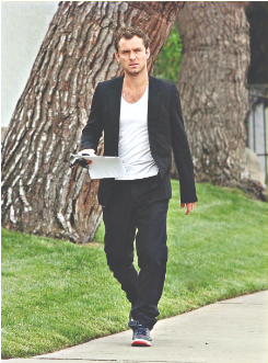 Jude Law Fashion (550x330), Png Download