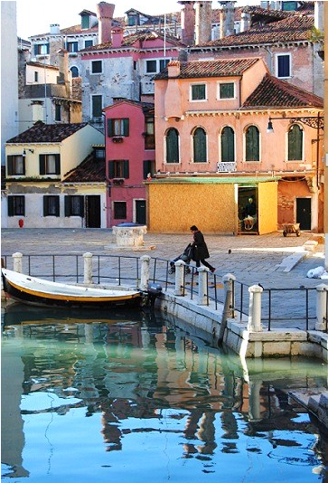 A Loft In Venice, Very Nice - Reflection (800x533), Png Download