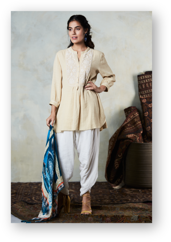 Short Kurti Design By Ritu Kumar - Kurti Top (554x783), Png Download