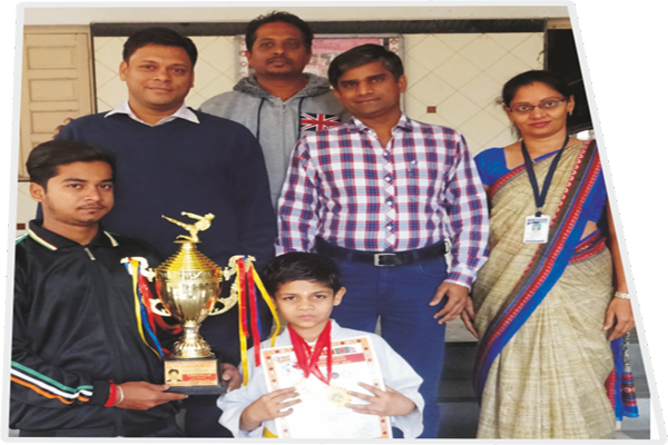 On The 6th Nov' 15 Interschool Inter House Competition - Trophy (600x400), Png Download