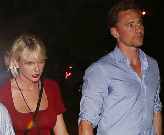 Taylor Swift Y Tom Hiddleston - Kissing Tom Hiddleston Taylor Swift Dance (790x444), Png Download