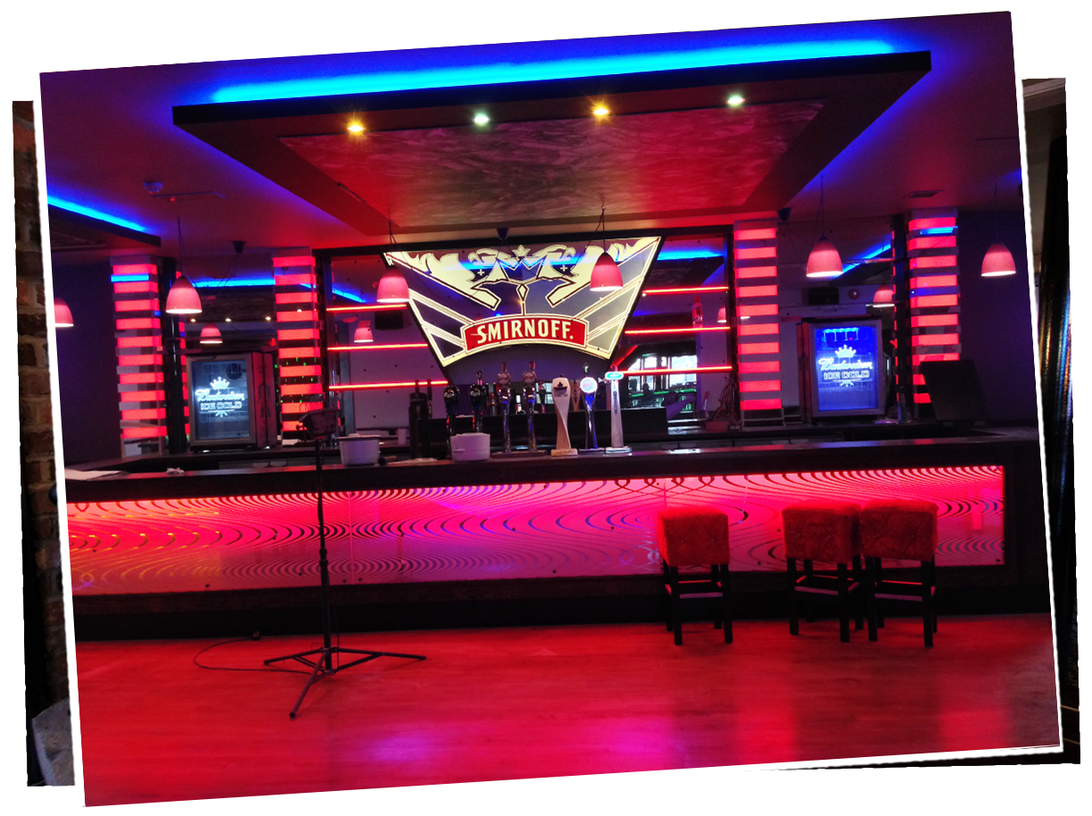Smirnoff-bar - Electronic Signage (1400x932), Png Download