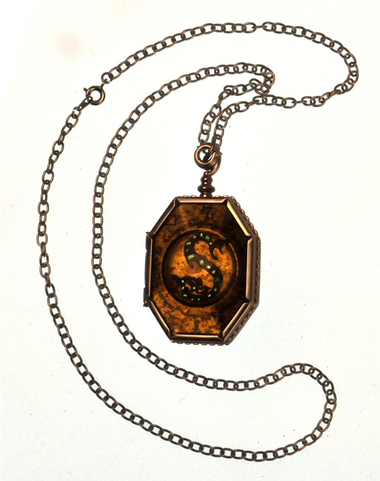 Horcux Locket Of Salazar Slytherin Necklace - Salazar Slytherin's Locket Transparent (1000x1000), Png Download