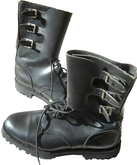 For Several Decades The Spanish Conscripts Had To Wear - Segarra Boots (528x636), Png Download