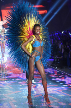 Runway Model @maria Borges And Her Natural Do Slayed - Daria Hlistun Victoria Secret (608x342), Png Download