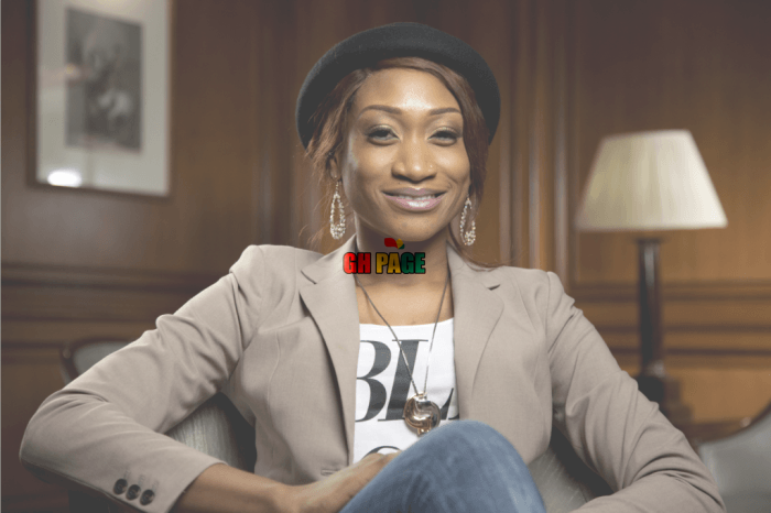 Nollywood Actress Oge Okoye Poses With Her Mum And - Oge Okoye Biography (700x466), Png Download